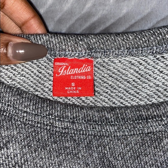 pullover - Picture 2 of 2